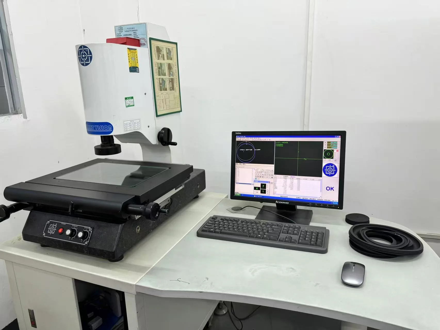 Optical measurement equipment checking a molded rubber profile